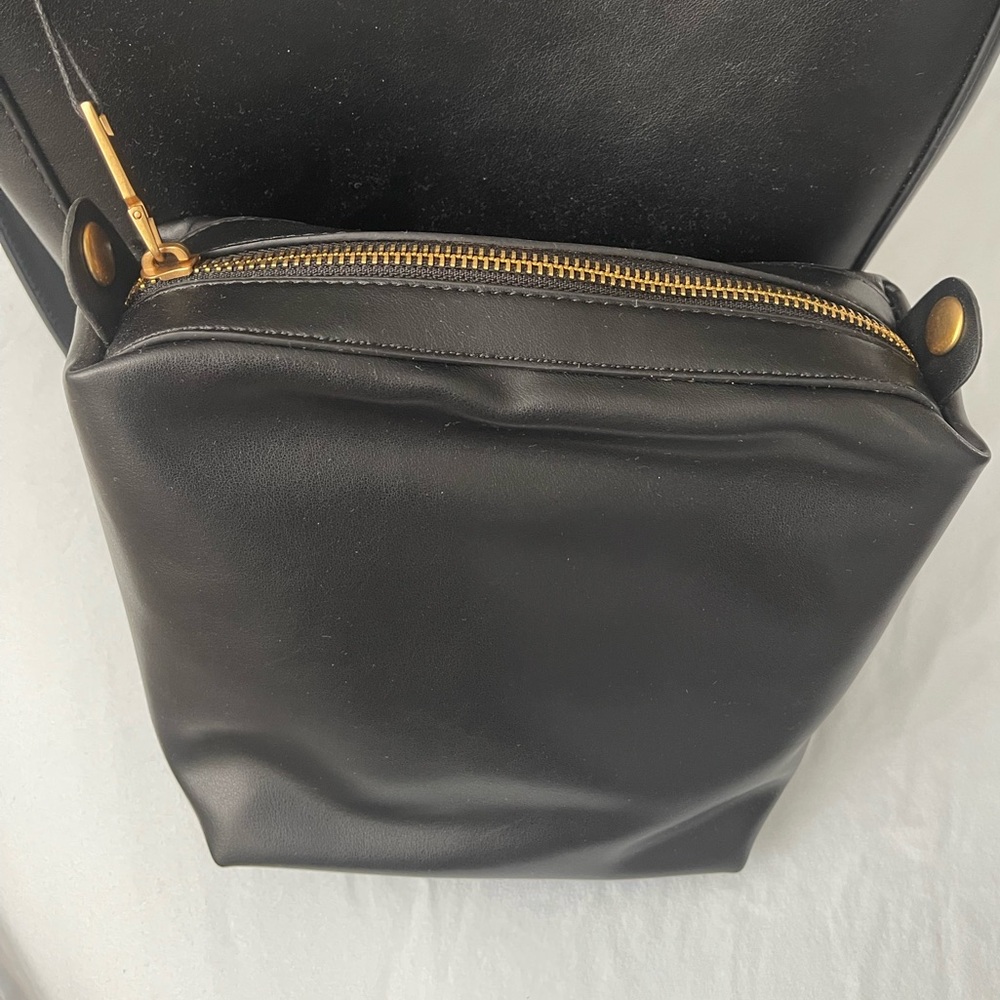 Bucket Bag - Picture 10 of 11